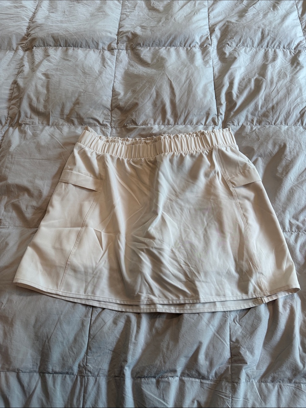 Cream Elastic-Waist Skort with Side Pockets